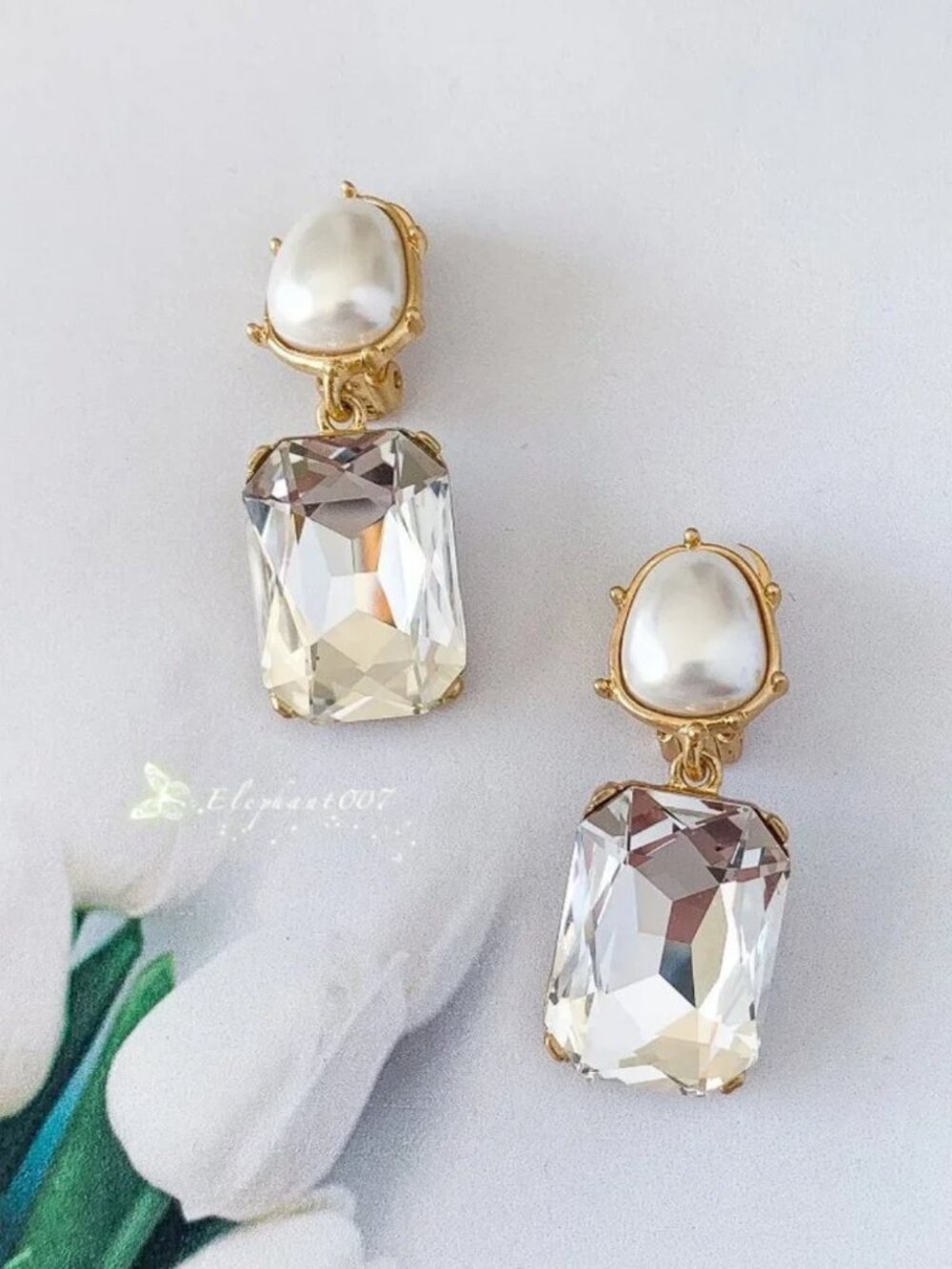 Oscar de la Renta Pearl Crystal Drop Earrings Gold Tone Statement Bridal